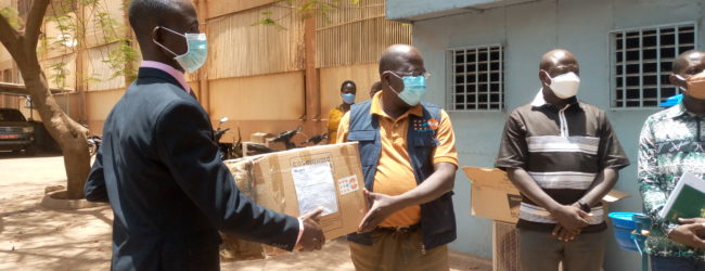 Lutte contre le Coronavirus au Burkina :                             70 millions de FCFA et du matériel individuel de protection réceptionnés par le ministère de la santé