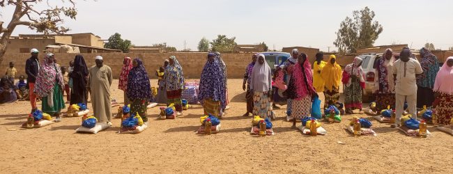 Solidarité : Burkina Ecolo Tech offre des kits alimentaires à 28 ménages de PDI
