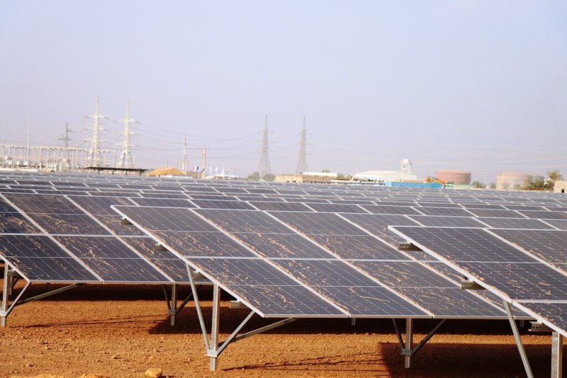 Le Niger construit sa plus grande centrale solaire avec l’appui de la France