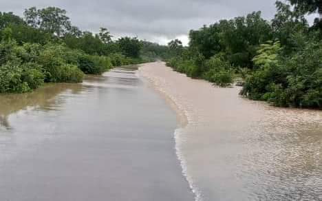 Burkina Faso : La RN1 inondée, le niveau de l’eau pourrait atteindre 1 mètre au cours de la journée