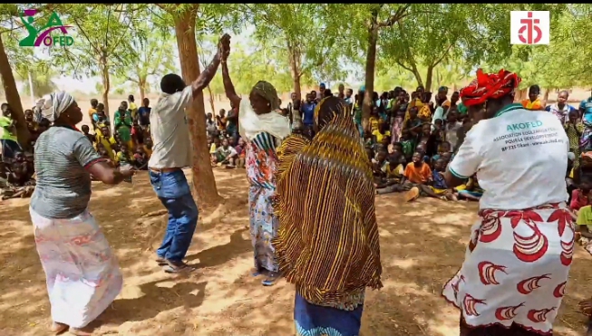 Centre-nord du Burkina Faso : Akofed utilise le théâtre forum pour prévenir les conflits entre PDI et Personnes hôtes